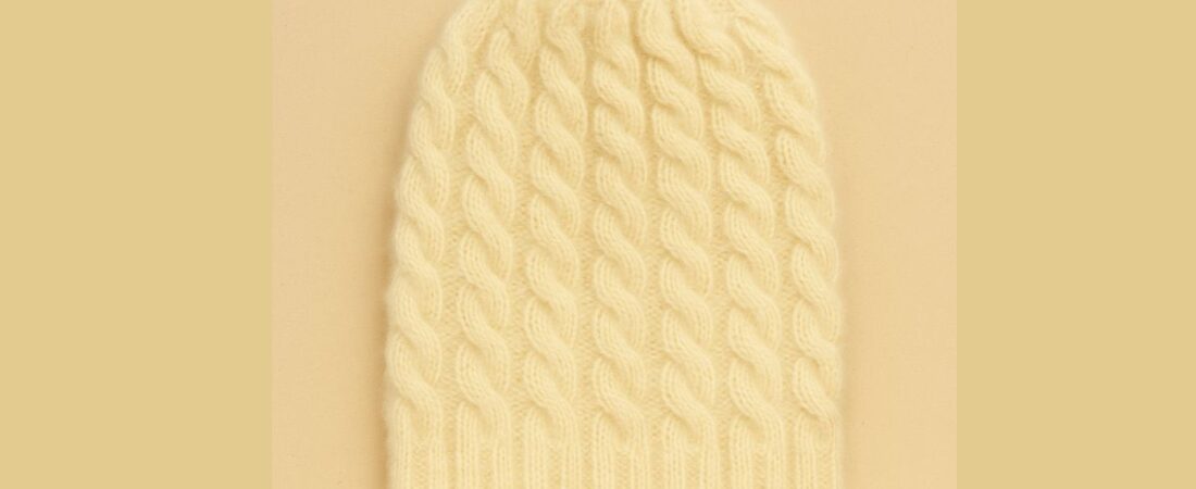 Babies Classic Cable Knit Hat Pattern – Easy Knitting Tutorial for First Time Cable Knitters.