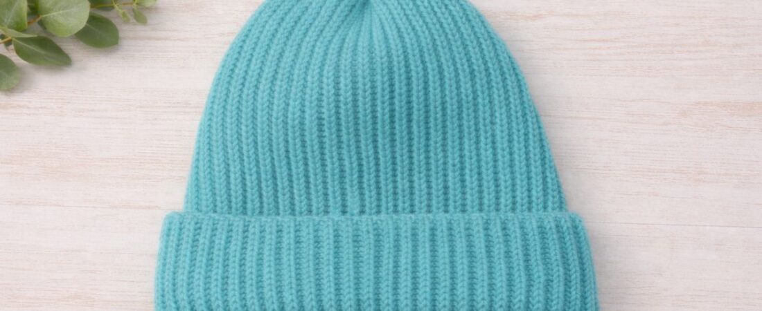 Beginner-Friendly 1-Row Beanie Knitting Pattern Using Basic Knit and Purl Stitches.
