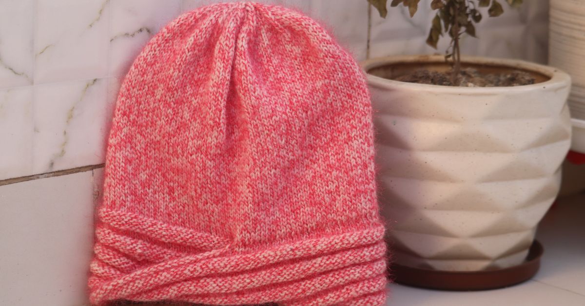 Easy Twisted Rib Beanie Knitting Pattern for Women – A Step-by-Step Beginner Tutorial.